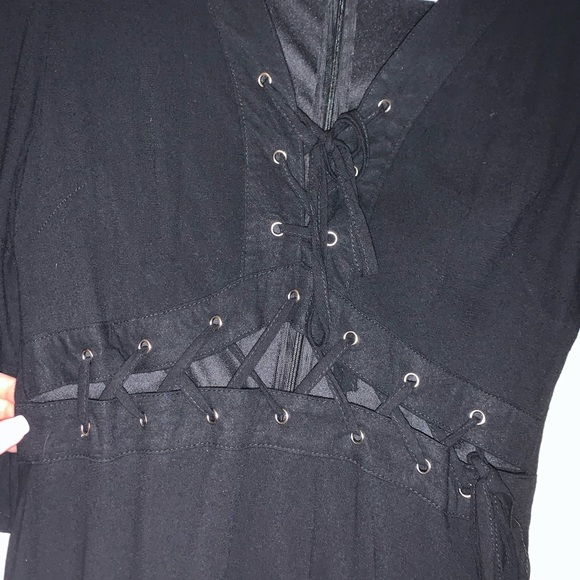 Dress - Picture 4 of 4